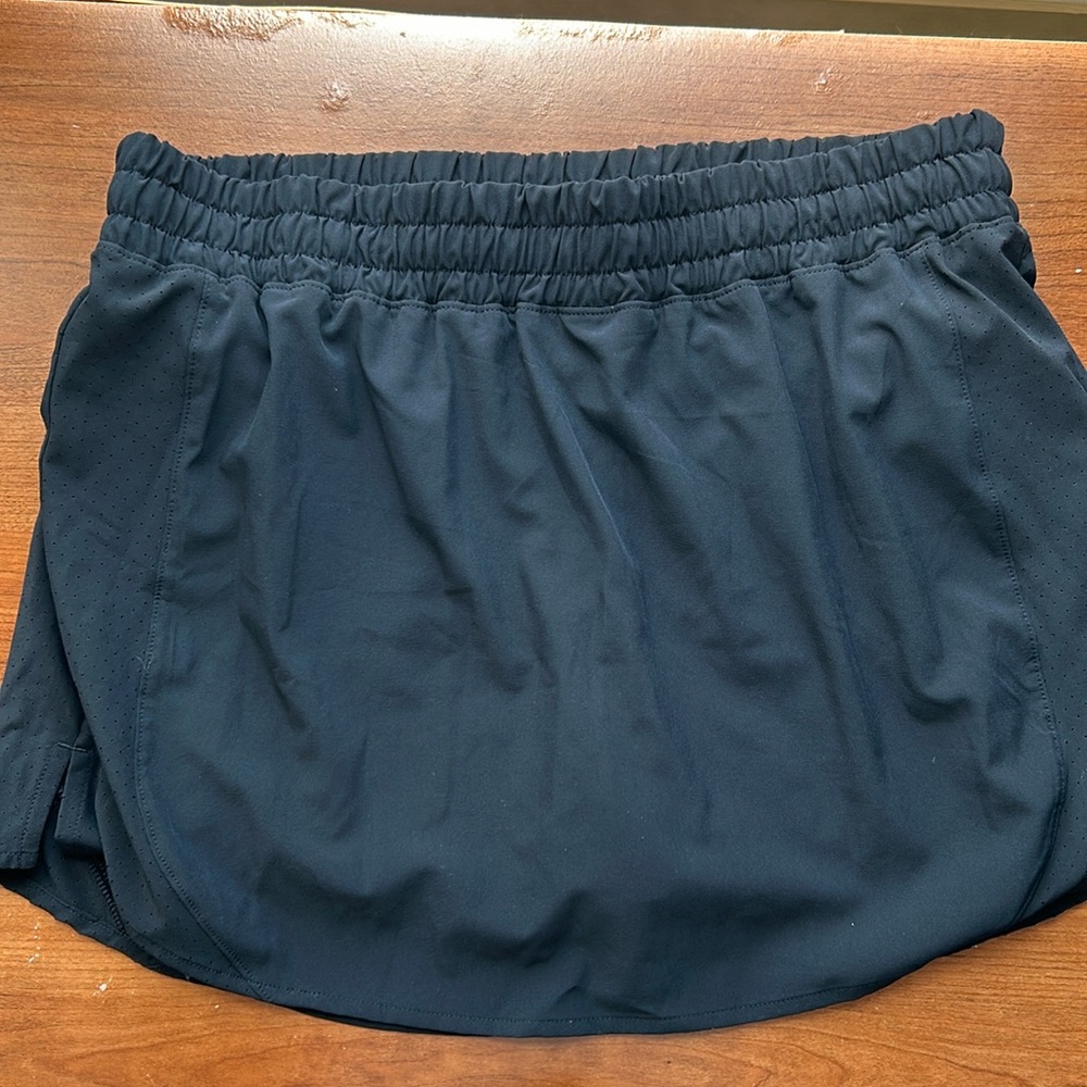 Calla skort black.  Size medium